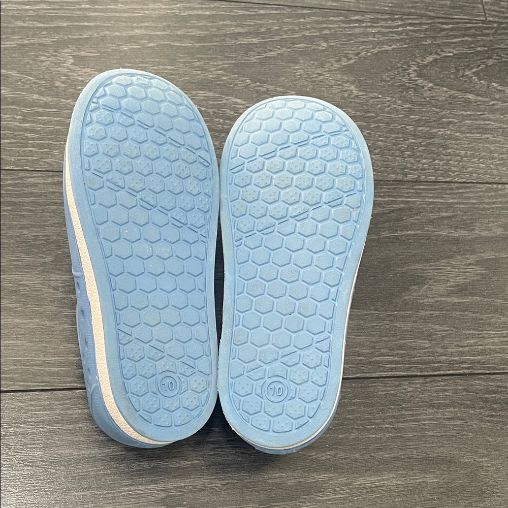 Cat & Jack Light Blue Kids Water Shoes - Picture 4 of 7